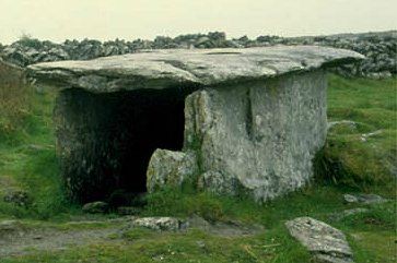 Gleninsheen wesge-tomb.