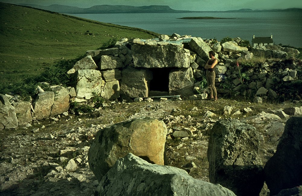 click for the nearby tomb at Shalwy