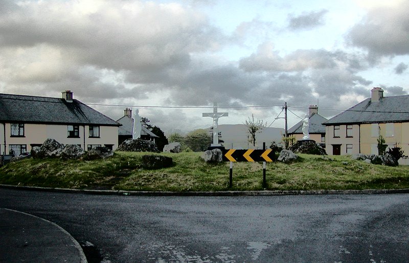 Click to see more Carrowmore tombs.